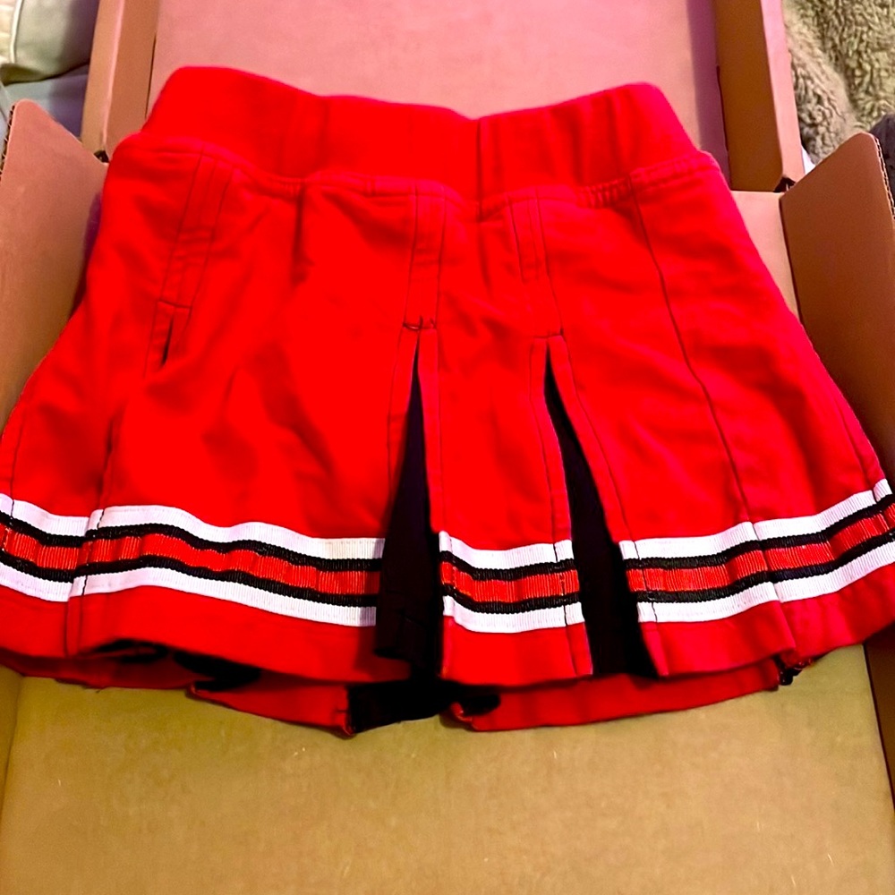 Girls Cheerleading style skirt: UGA colors! Like New